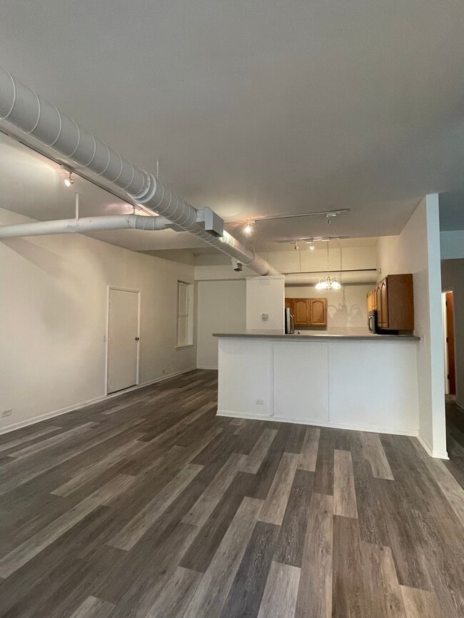 Photo - 1844 W Henderson St Unit 1