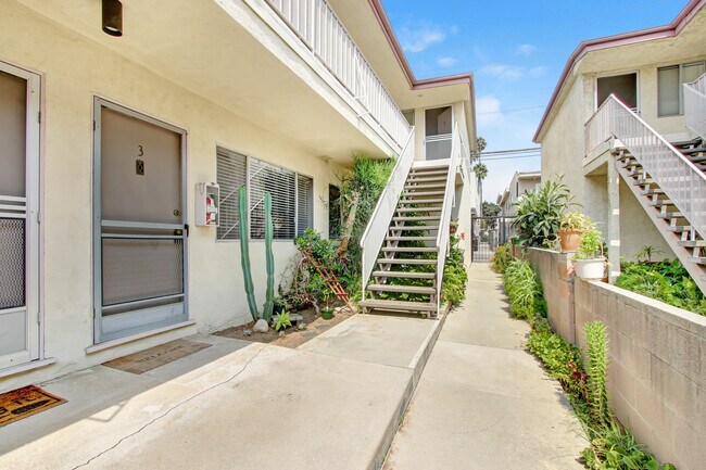 1449 Princeton St in Santa Monica