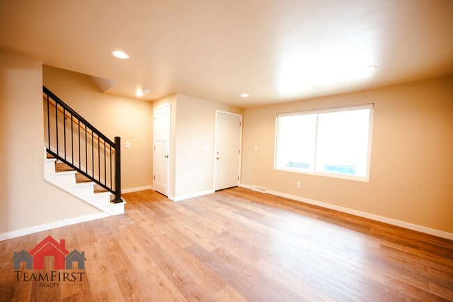 Photo - 2022 Terry Ln