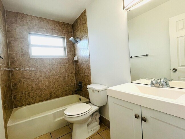 Photo - 608 SW 16th Ave Unidad A