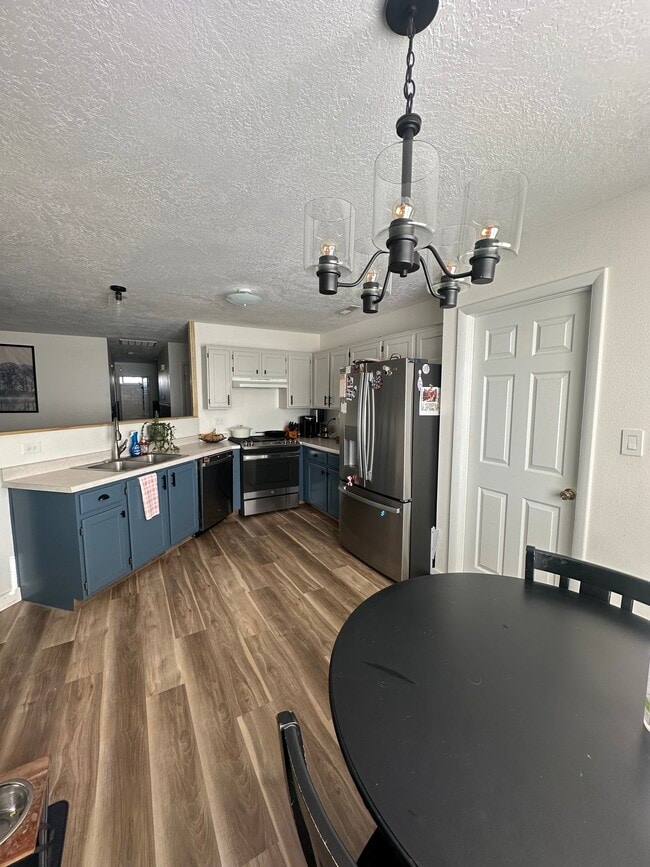 Photo - 1097 N Cedar Blvd