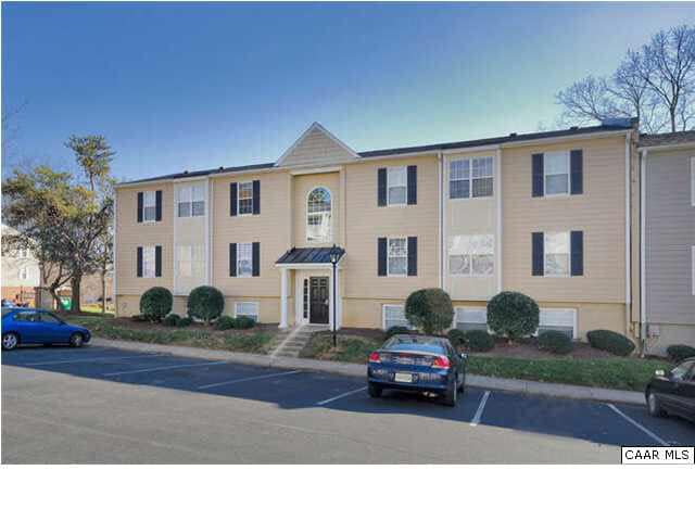 Building Photo - Three Bedroom Condo Available at the Villas of Southern Ridge!