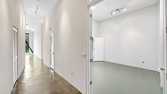 Photo - Authentic Loft Living in an Emeryville Landmark Unit 226
