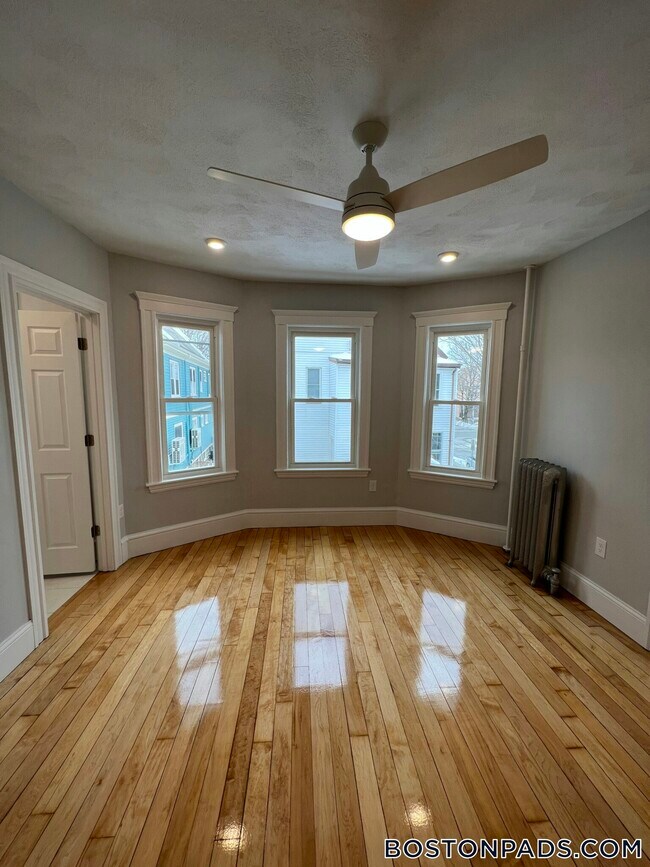 Photo - 11 Burnham St Unit 2