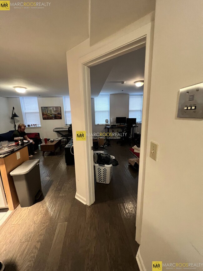 Photo - 54 Queensberry St