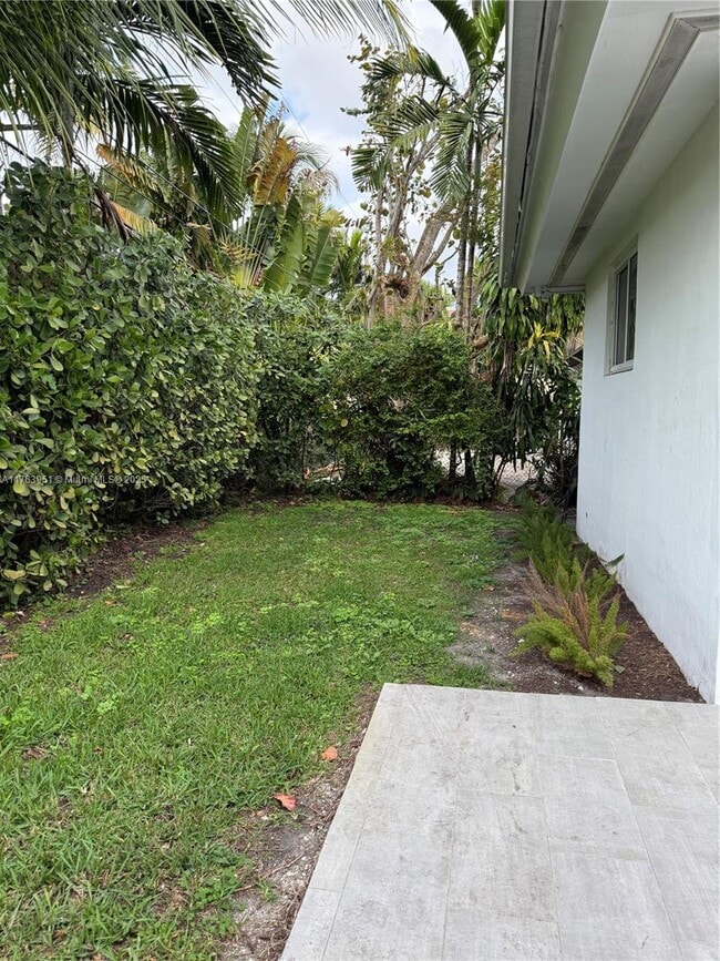 Photo - 547 Giralda Ave