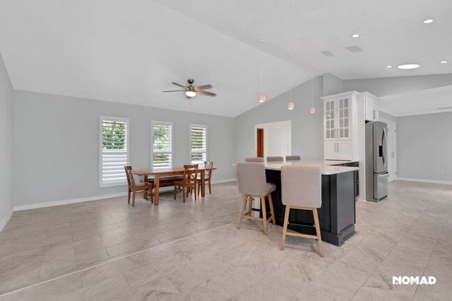 Photo - 112 N Cory Dr