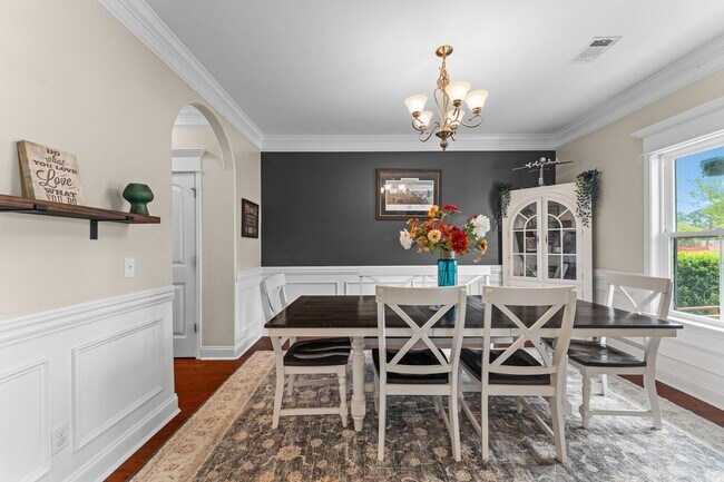 Photo - 108 Saratoga Dr