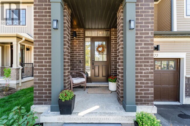 Photo - 690 Broadway