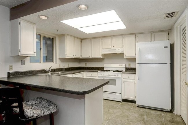 Photo - 44 Rumson Ct