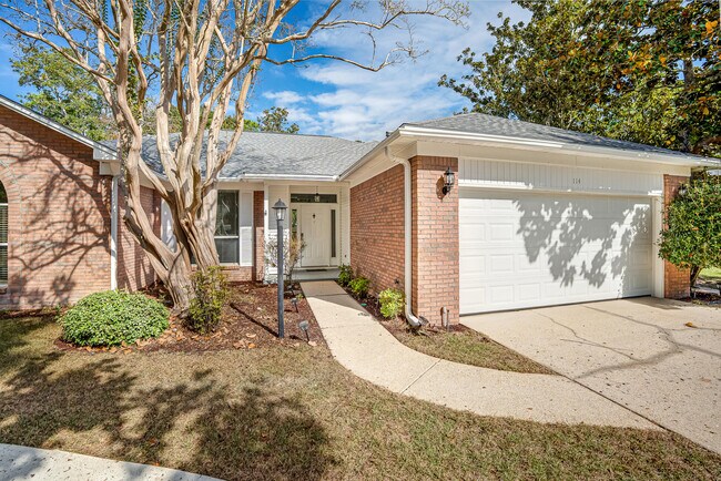 Photo - 114 Dana Pointe