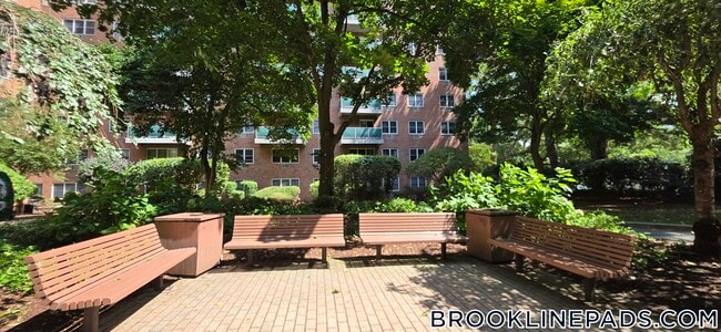 175 Freeman St Unit 920