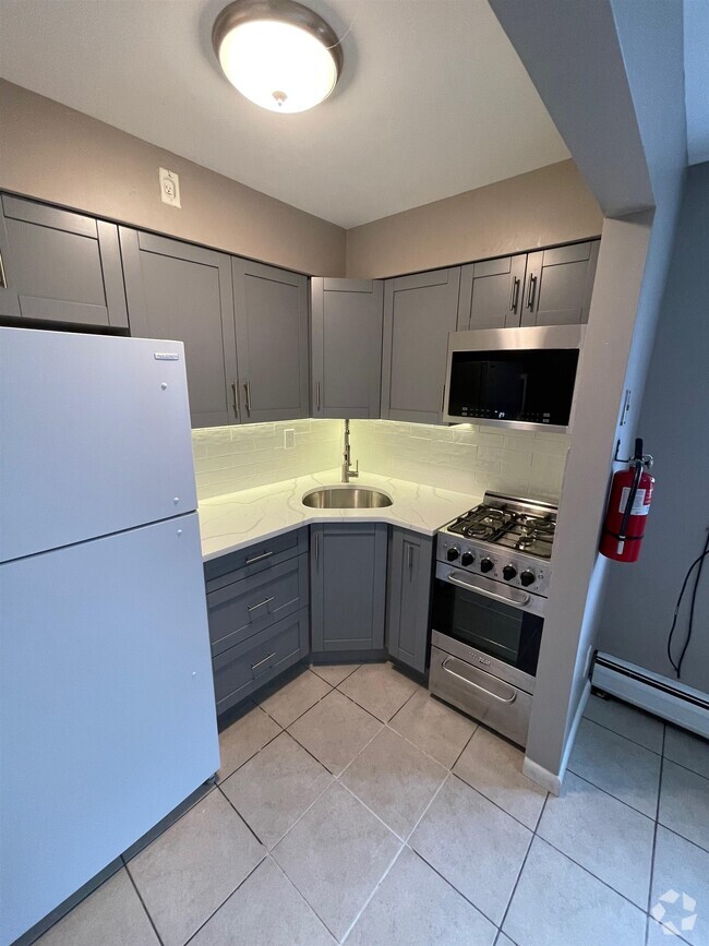 Building Photo - 17 68th St Unit 7 Rental