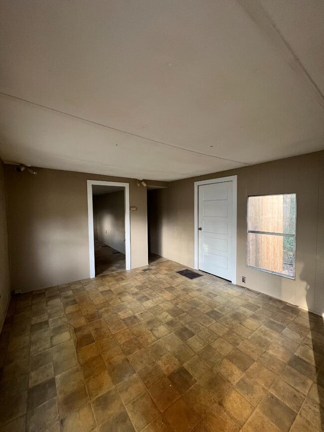 Building Photo - 11415 Lem Turner Rd Rental