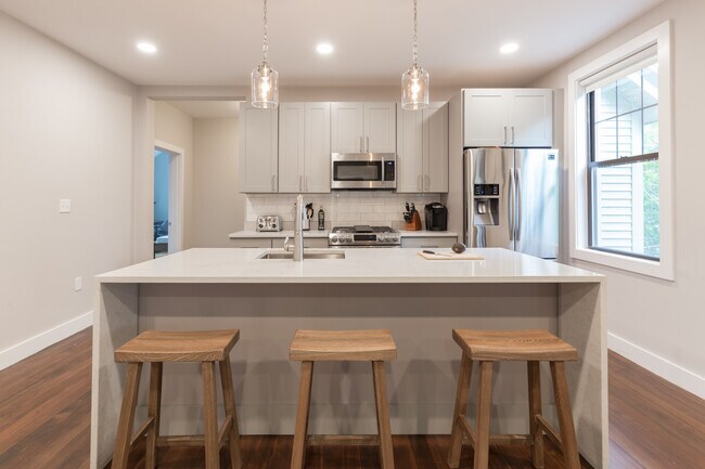 Photo - 65 Beech Glen St Unit #1