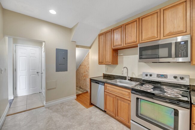 Photo - 1865 Newton St NW Unidad 1