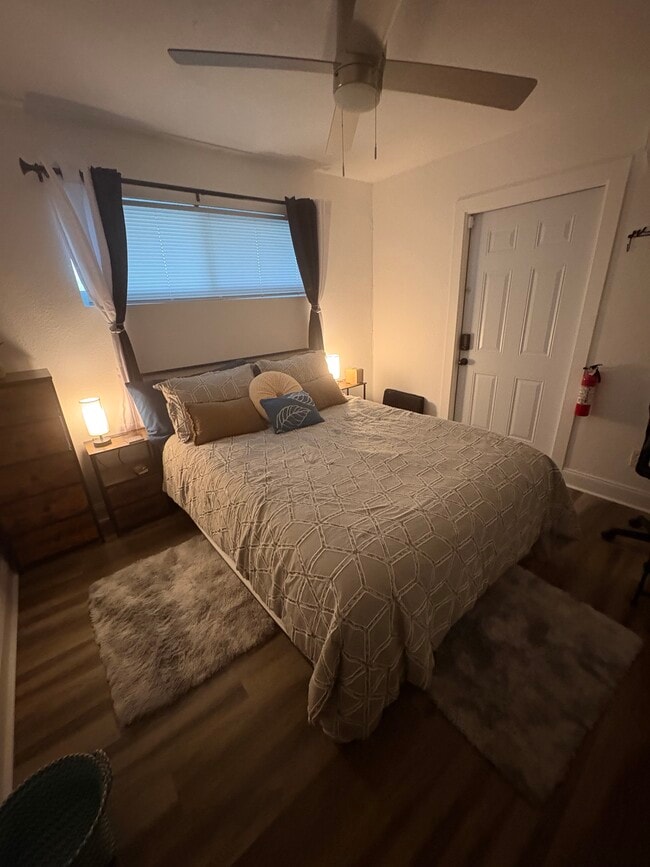 Building Photo - 191 NW 17th Ct