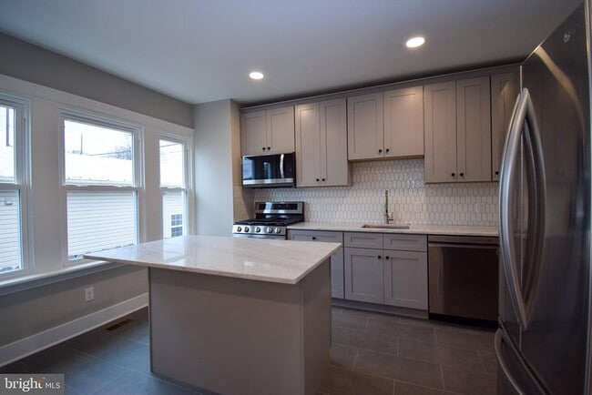 Photo - 207 Paxson Ave