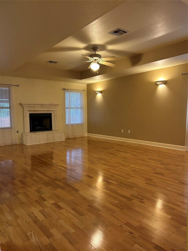 Photo - 7413 Amanda Ellis Way