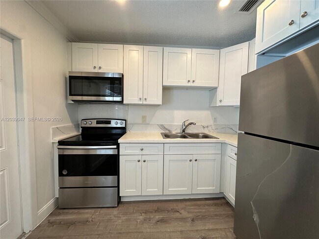 Photo - 1737 Liberty St Unit 10