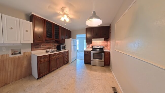 Photo - 1101 W Nixon Dr