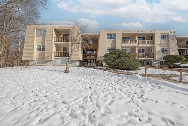 Photo - 529 Fox Run Ln