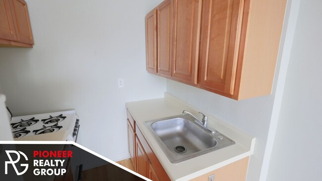 Photo - 425 W Roscoe St Unit 604