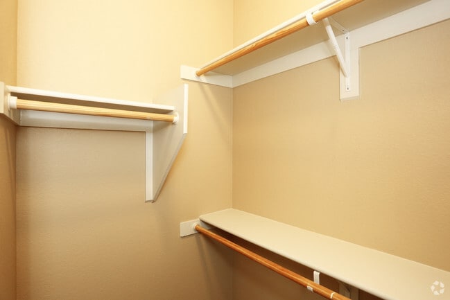 1BR, 1BA - 676 SF - The Lodge