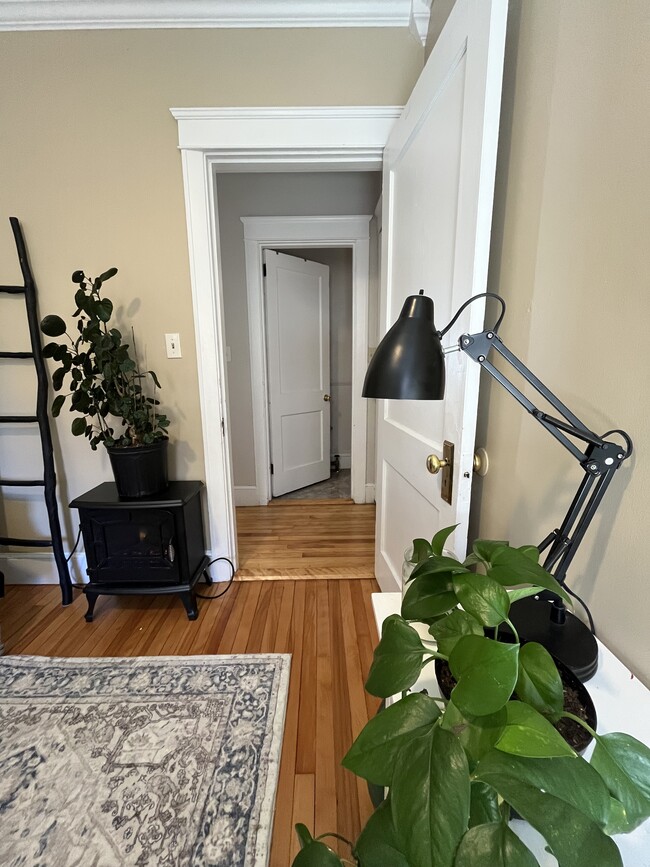 Photo - 868 Broadway Unidad Move in Ready 1 Bedroom