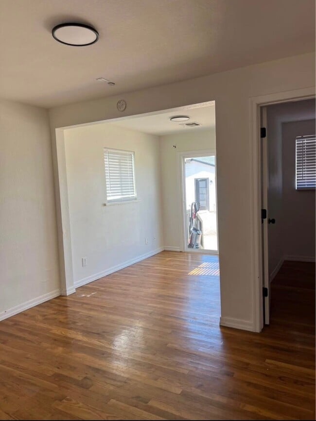 Photo - 9610 N 11th Ave