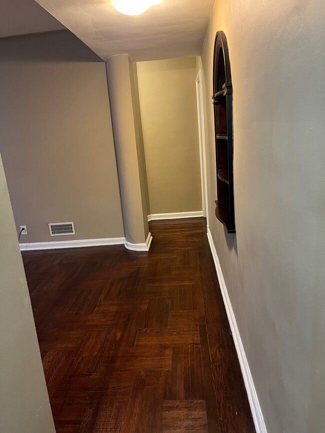 1270 White Plains Rd Unit 2