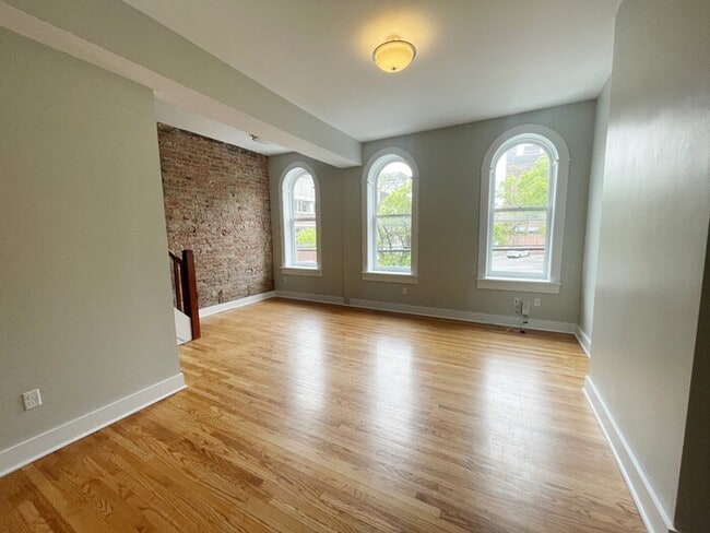 Building Photo - One-Bedroom Apartment in Downtown Covington!