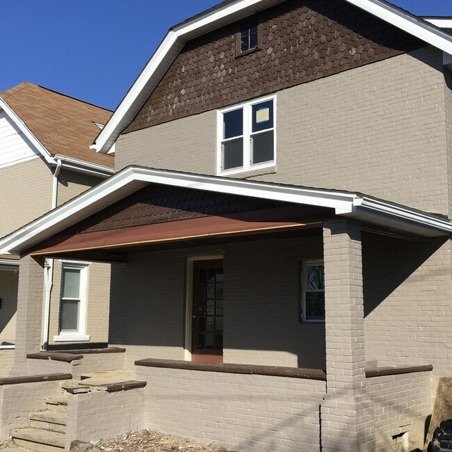 Building Photo - 4bdrm 1ba House for Rent $975 Central Heat & Air