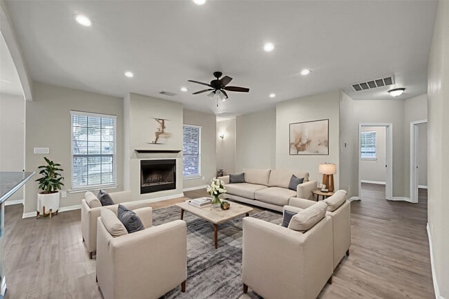 Photo - 3429 Nottingham Ln