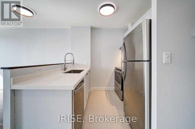 Photo - 135 Maitland St Unit 504