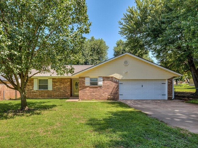 Building Photo - All Brand-new features and nicely updated,... Rental