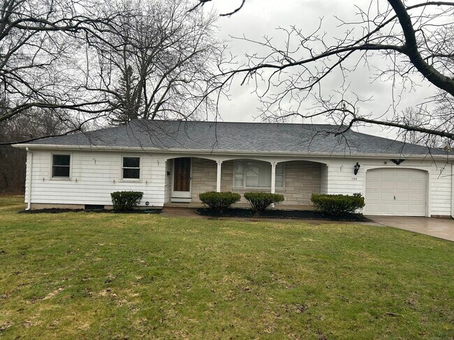 Photo - 1104 S Main St Casa