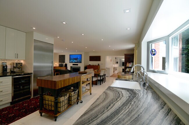 Cocina - 9401 Tobin Cir