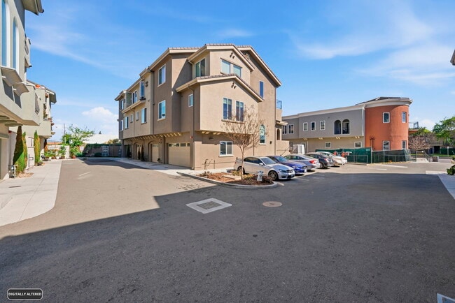 Photo - 817 Estancia Ter