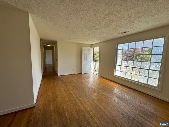 Photo - 1105 River Ct