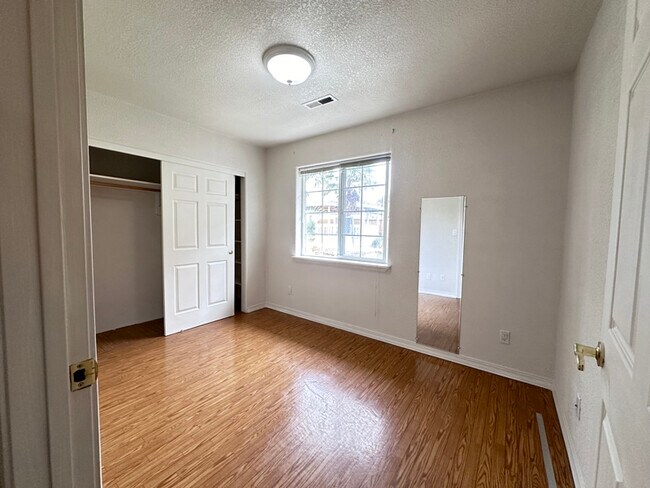 Photo - 3100 SE 122nd Ave Unidad D