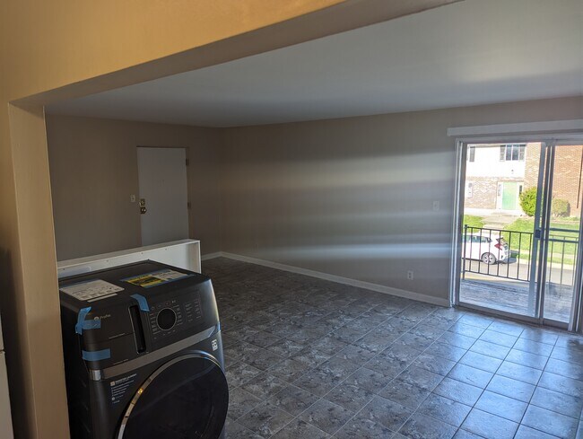 Photo - 401 Sycamore Rd