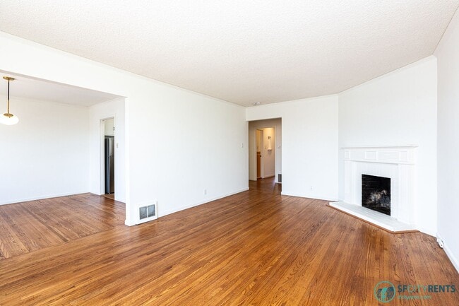 Photo - Outer Sunset: Top Floor w/ Shared Yard & Laundry on N Judah Line Unit 2017 Judah St.