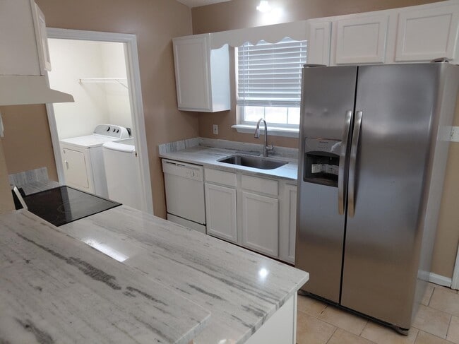 3100 Dunkeld Ct