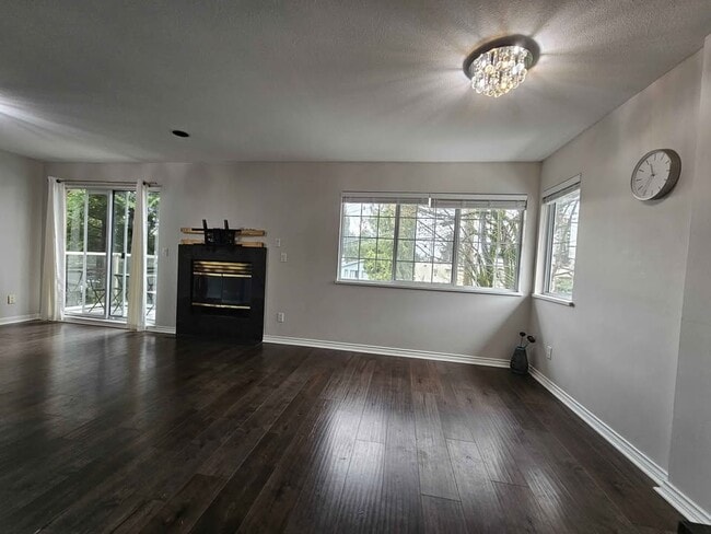 Photo - 1318 Ross Rd