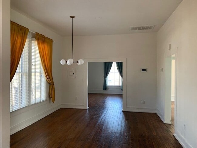 Photo - Fully Restored 2BR Classic Near Downtown Dignowity Hill