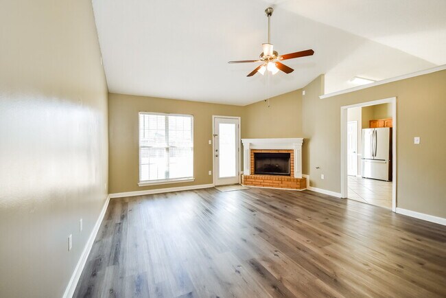 Photo - 7343 Bridle Ln