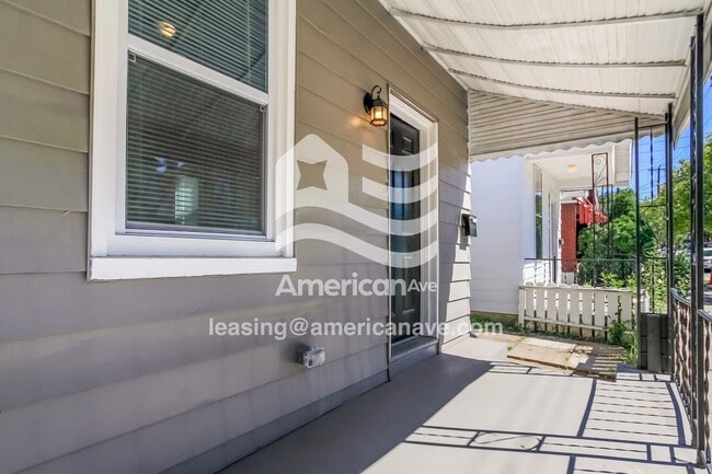 Photo - 1718 Garrard St