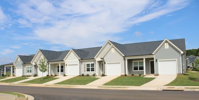 Building Photo - Cottages at Dawsonville