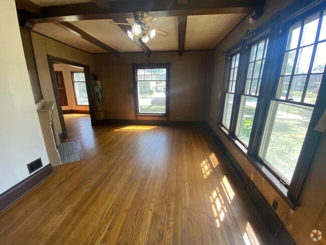 Building Photo - 1544 D St Unit #1 Rental